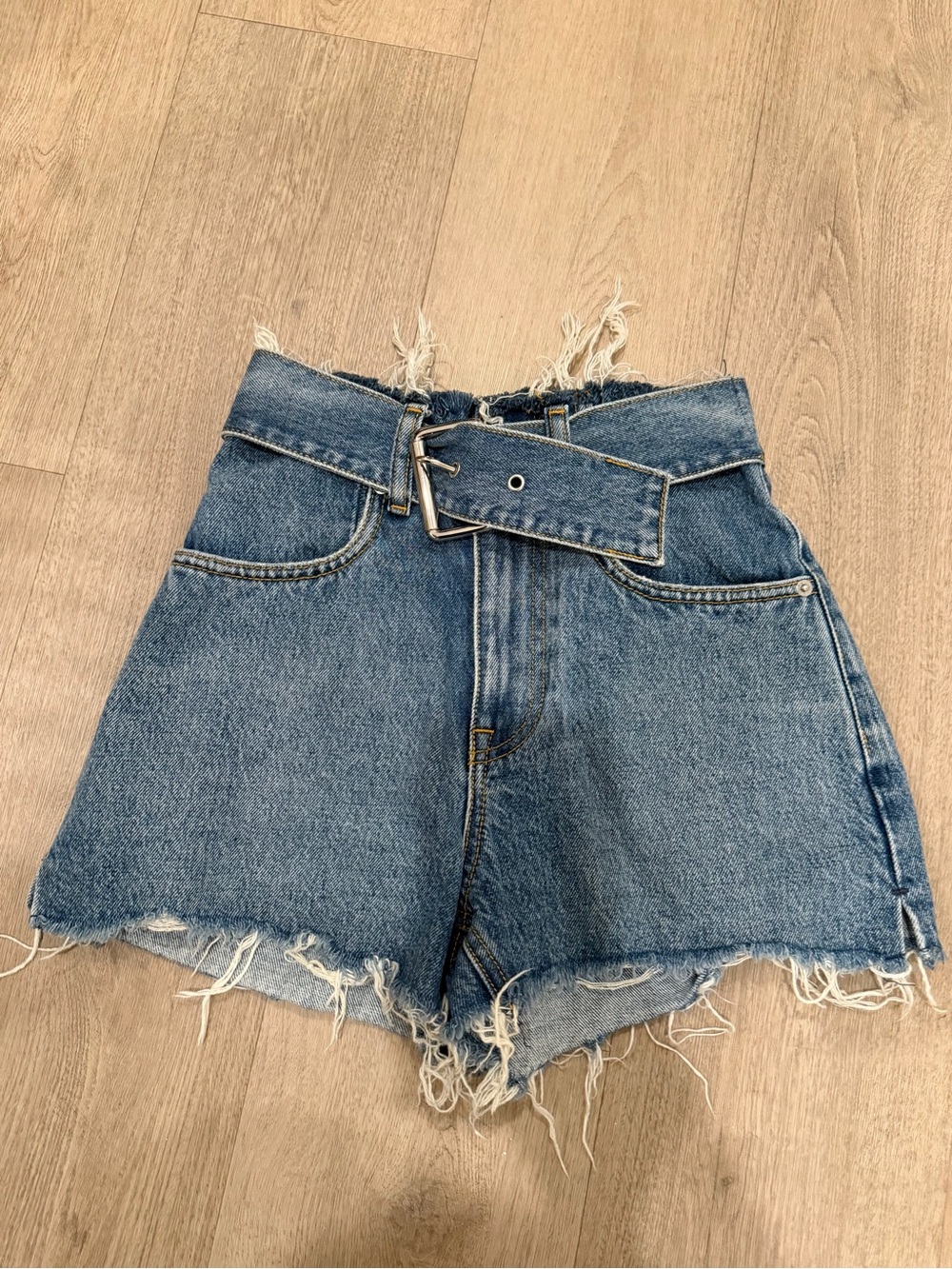 Denim High-Waist Frayed Hem Shorts - Blue